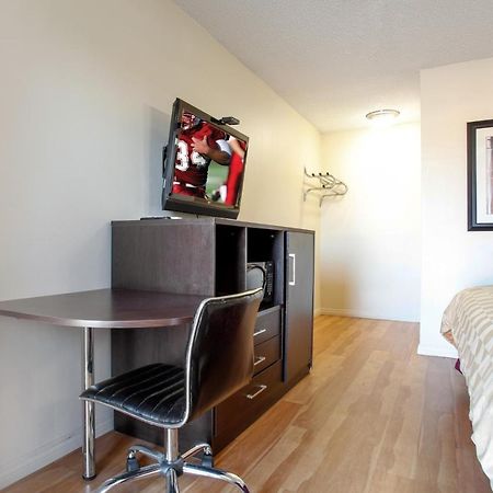 Red Roof Inn Mojave Luaran gambar