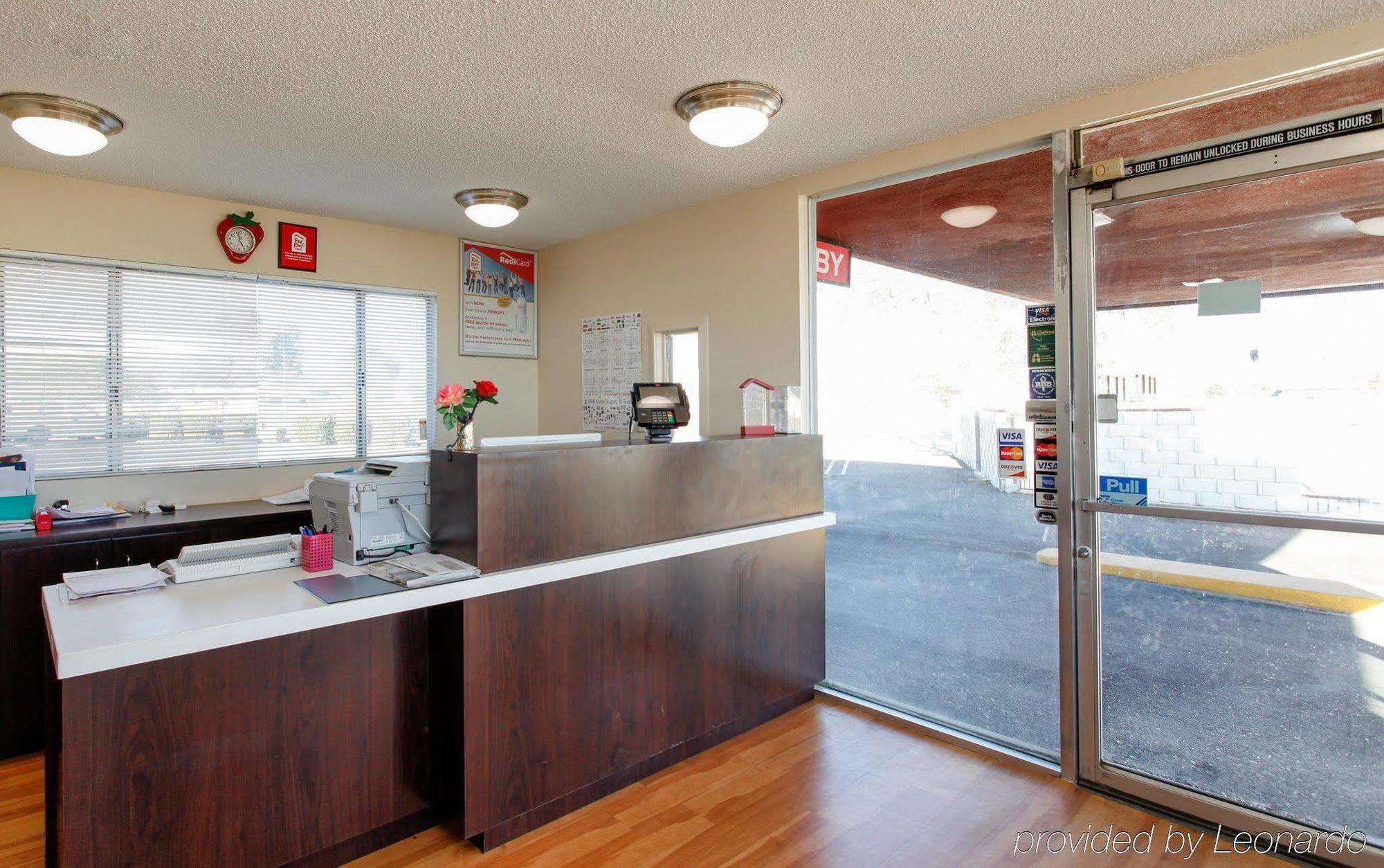 Red Roof Inn Mojave Luaran gambar