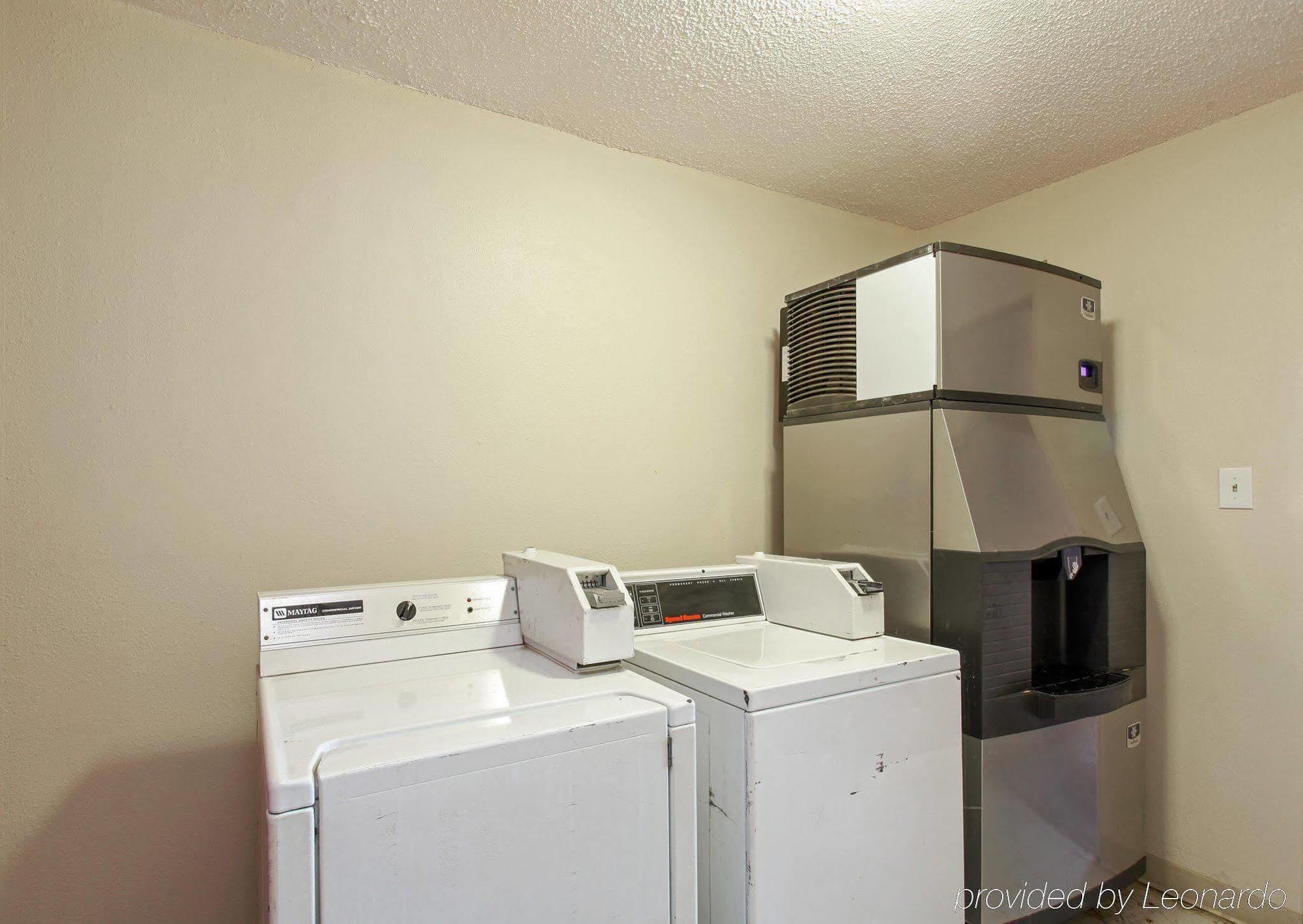 Red Roof Inn Mojave Luaran gambar