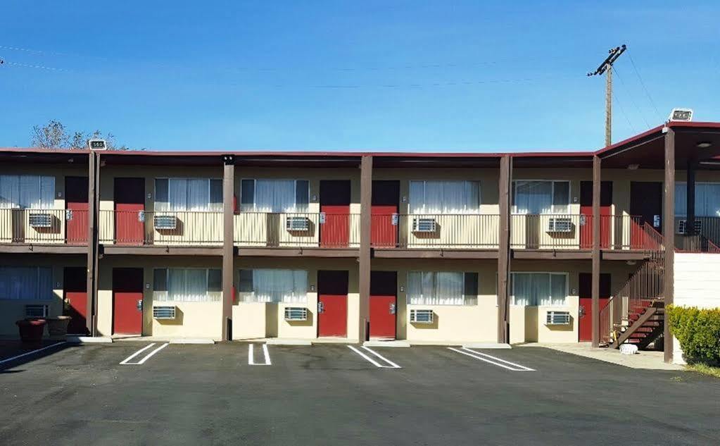 Red Roof Inn Mojave Luaran gambar